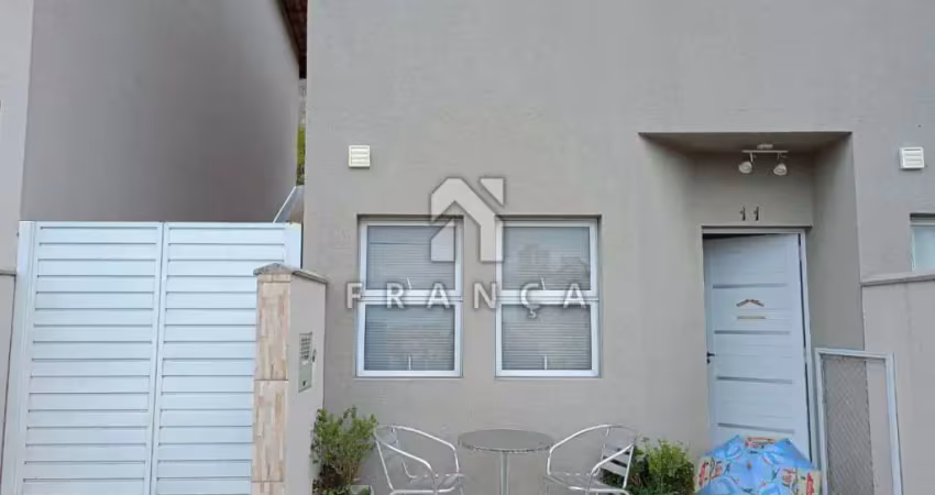Casa em condomínio 2 dormitórios bairro centro de jacareí