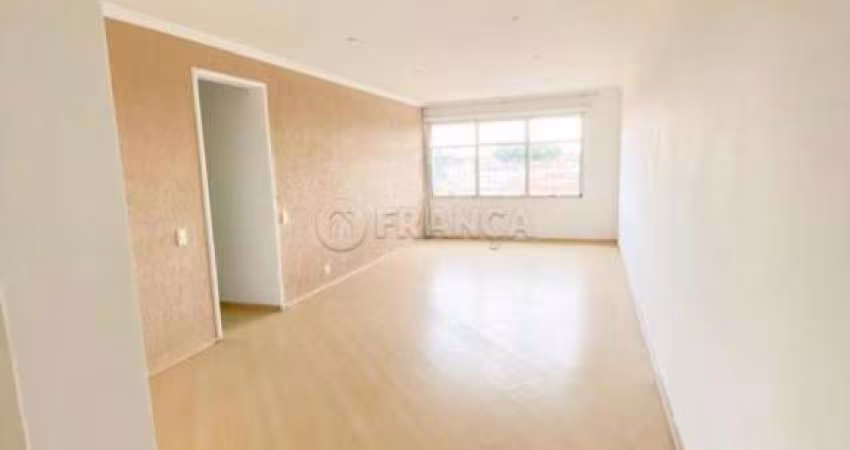 APARTAMENTO 03 DORMITORIOS SENDO 01 SUITE - CENTRO DE JACAREI SP