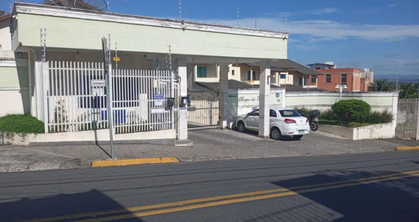 Linda casa em condomínio com 3 Dormitórios 1 Suíte  !!!