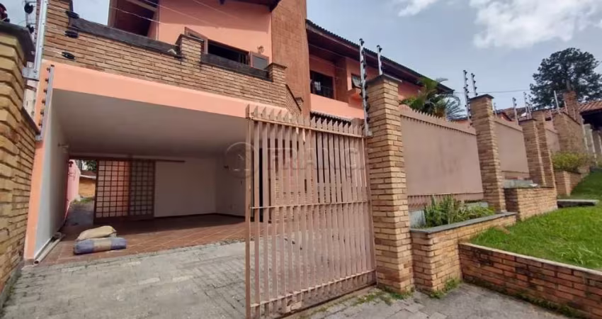 CASA SOBRADO 4 DORMITÓRIOS SENDO 2 SUÍTES - BAIRRO SÃO JOÃO - JACAREÍ