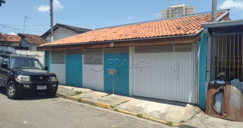 Casa com 3 dormitórios sendo 1 suíte à venda, 210m² - Parque Santa Rita - SJC