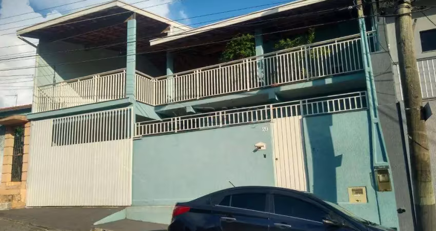 Casa assobradada com ponto comercial jd esperança jacareí sp