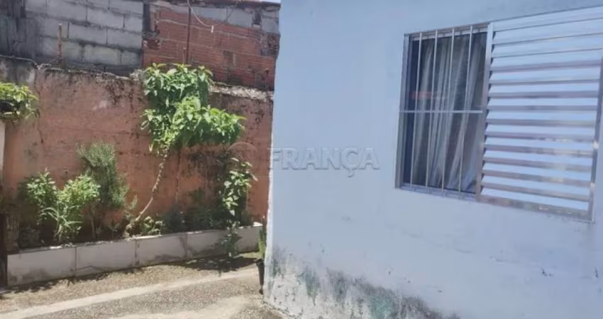 2 Casas no mesmo terreno | 2 Dormitórios - São José dos Campos