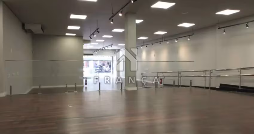 PONTO COMERCIAL CENTRO DE JACAREÍ COM APROXIMADAMENTE 300 M²