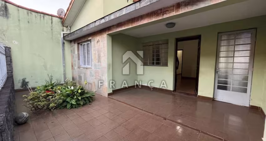 CASA - 03 DORMITÓRIOS - CENTRO