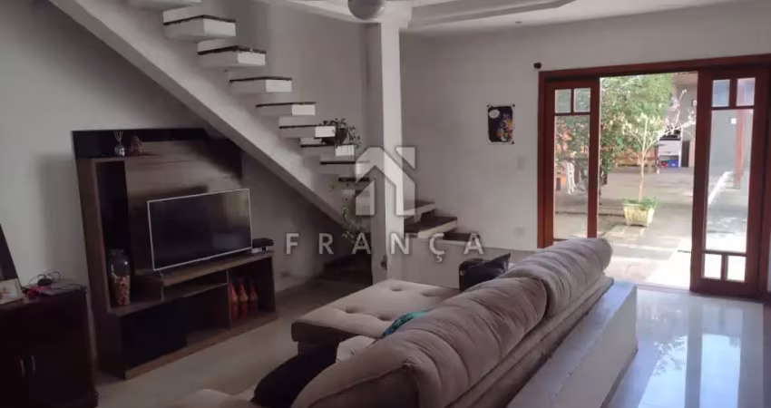 Casa com 3 quartos à venda no Centro, Jacareí 