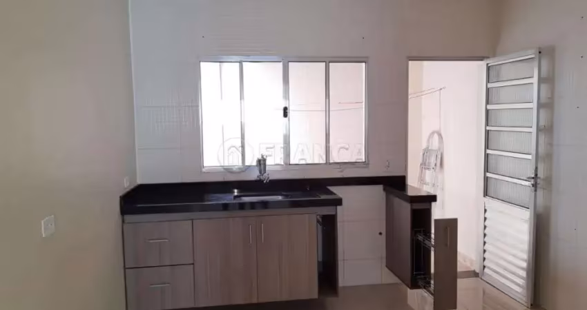 Casa em condomínio fechado com 2 quartos à venda no Jardim Santa Marina, Jacareí 