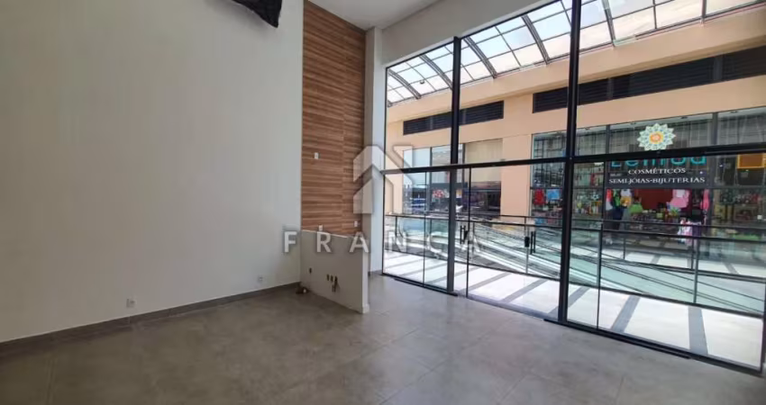 Sala Ponto Comercial Térreo no Pátio das Américas
