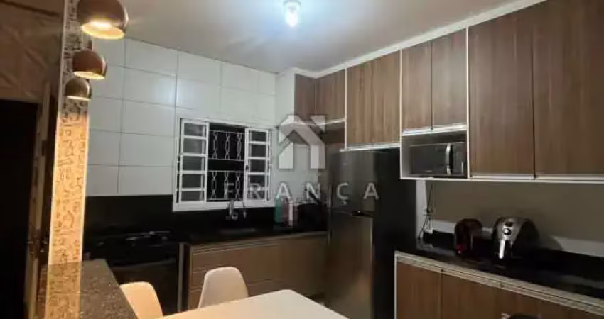 Linda casa térrea em Residencial Santa Paula , Jacareí, SP.  com 2 dormitórios, 2 vagas grandes e  fácil acesso a SJC