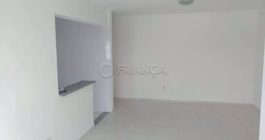 Locação - Apartamento de 03 dormitórios - Edifício Saveiro - Monte Castelo