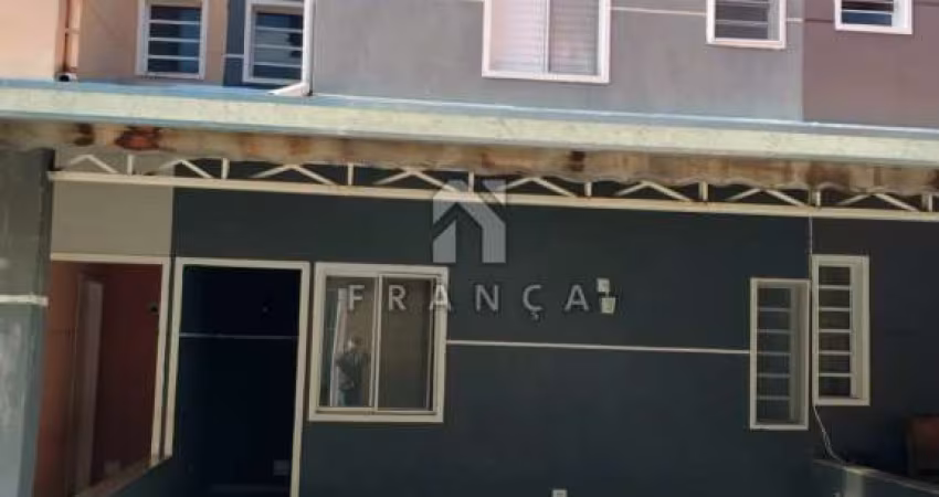 CASA EM CONDOMINIO 3 DORMITÓRIOS SENDO 1 SUÍTE - CENTRO - JACAREÍ
