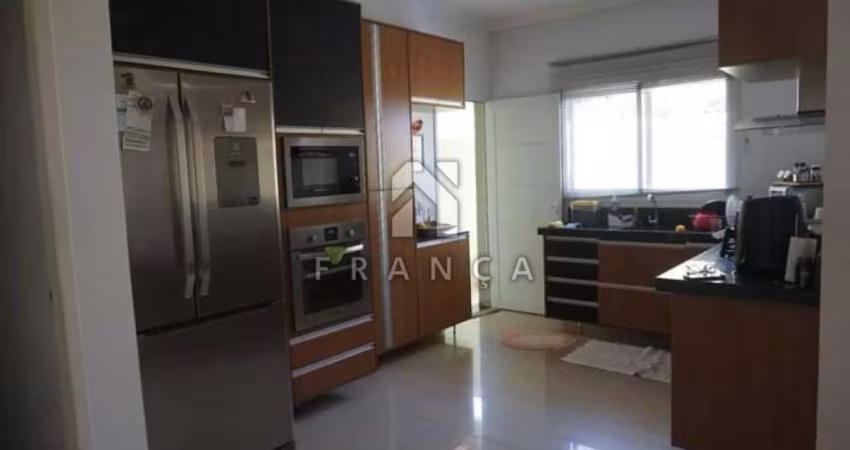 CASA- 4 DORMITORIOS- VILLA BRANCA