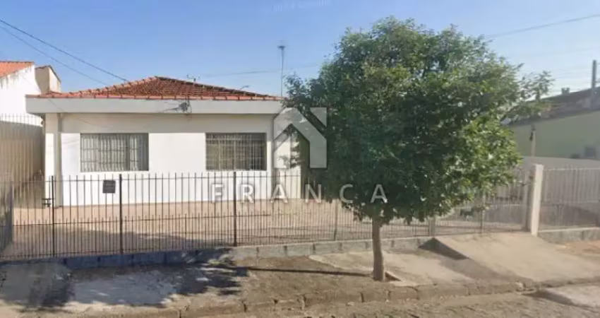 CASA DE 2 DORMITÓRIOS COM EDÍCULA NO BAIRRO JARDIM JACINTO - JACAREÍ