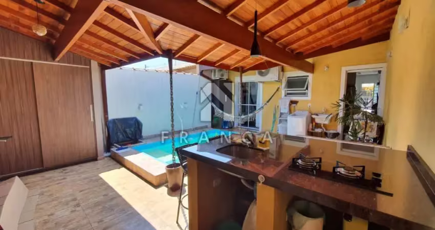Casa térrea com piscina e área gourmet (2 dorms. / planejada / completa)