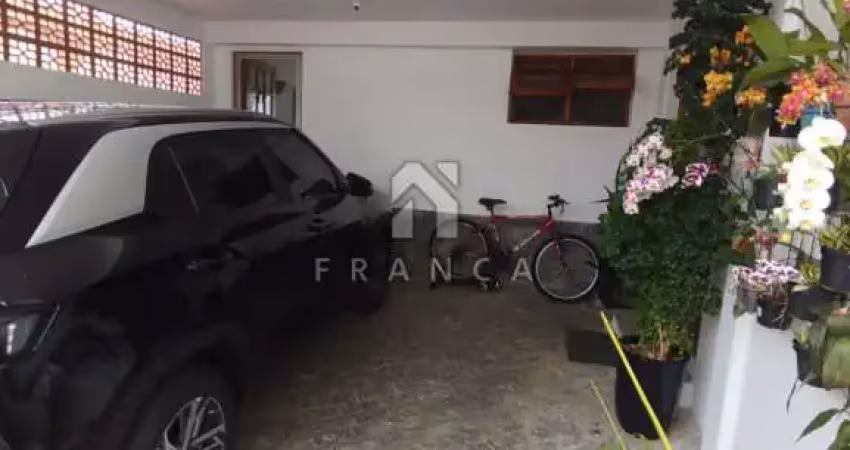 Casa com 2 quartos para alugar no Centro, Jacareí 