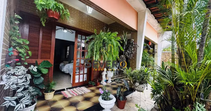 Casa com 3 quartos à venda na Rua Nilo Caldas Brandão, 131, Trindade, São Gonçalo