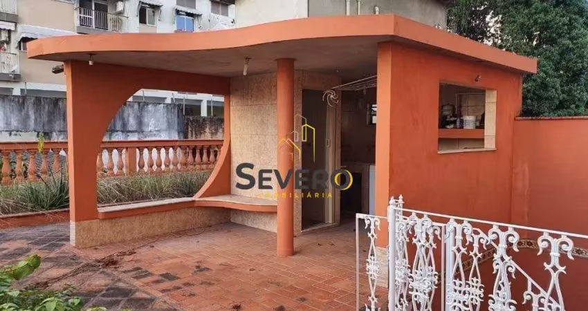 Casa em Condomínio no Ingá