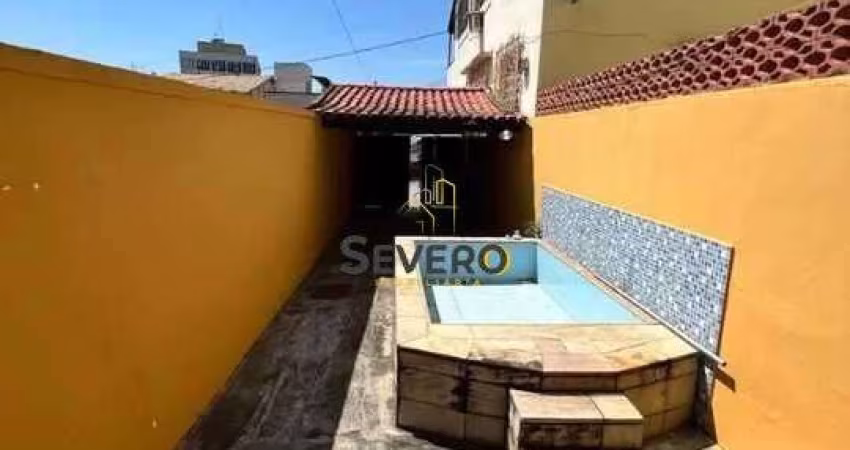 Casa à venda no bairro Centro - São Gonçalo/RJ