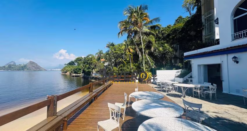 Casa à venda no bairro São Francisco - Niterói/RJ