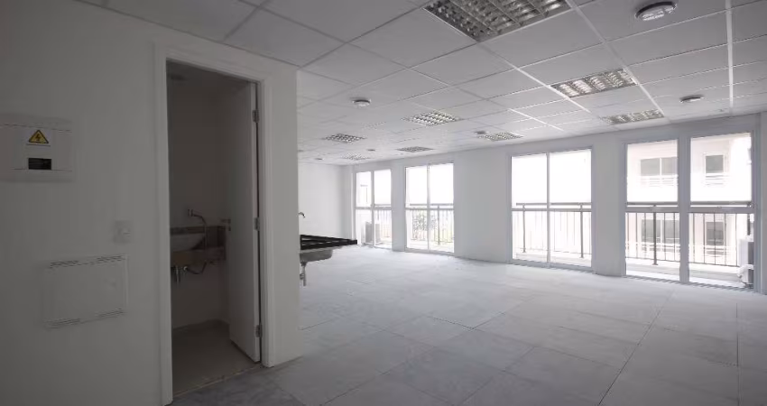 Apartamento para locação 72m², 3 dormitórios e 2 vagas, R$3.900,00