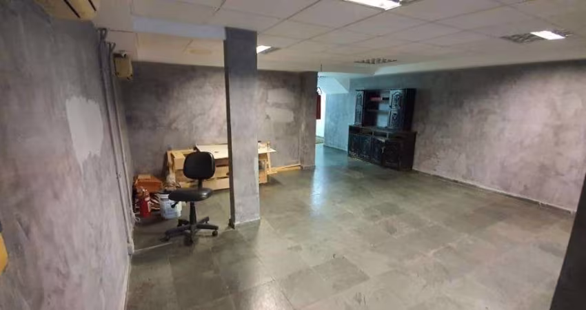 Casa com 9 dormitórios, 220 m² - venda por R$ 1.100.000 ou aluguel por R$ 4.500/mês - Moema Índios - São Paulo/SP