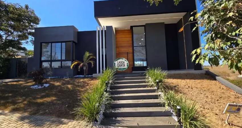 Casa de alto padrão no condomínio gran royalle - confins