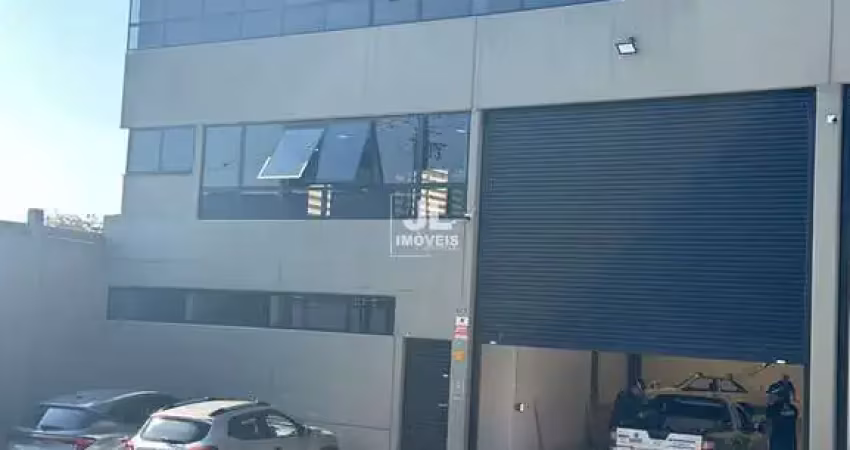 Galpão comercial de alto padrão com 3 banheiros e 6 vagas de garagem em campo limpo paulista-sp