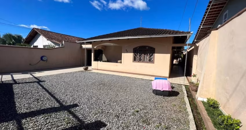 Belíssima casa com edícula para venda no bairro Fátima