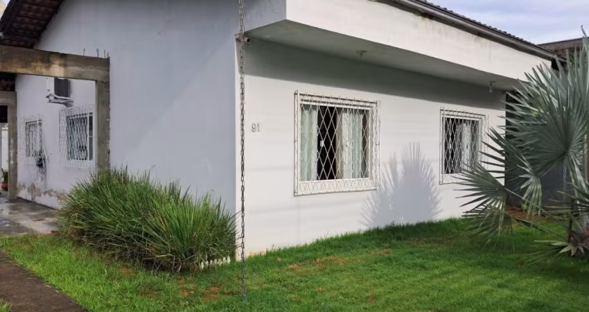 Casa com piscina para venda no bairro Petrópolis