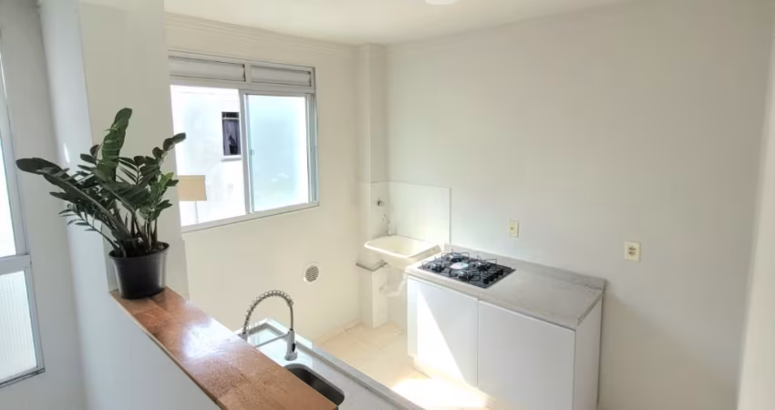 Apartamento no último andar, com excelente iluminação natural, ventilação constante e o silêncio que você merece no Adhemar Garcia!