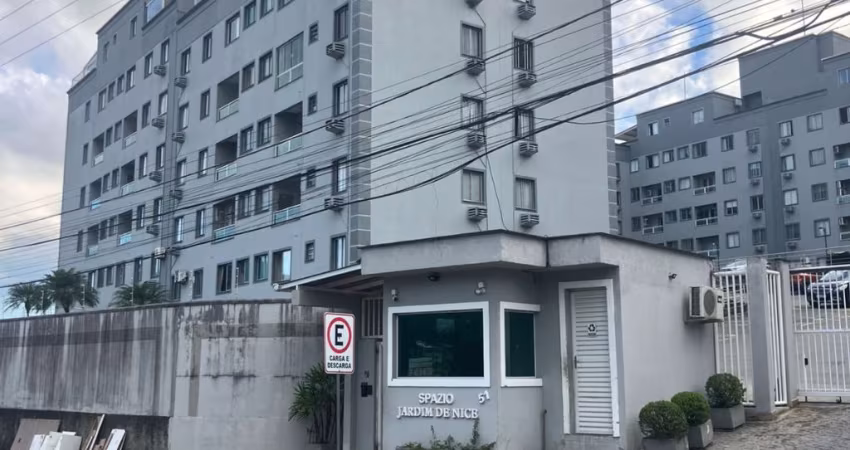 Apartamento Semi-mobiliado localizado no bairro Costa e Silva