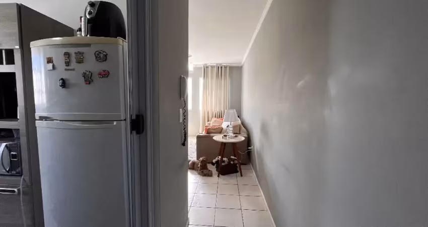 Em um condomínio completo e com uma localização excelente no bairro iririú, seu novo lar espera por você.