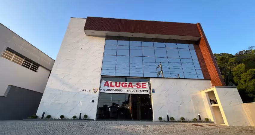 Apresentamos a você a nossa sala comercial, com um espaço moderno, arejado e bem iluminado!