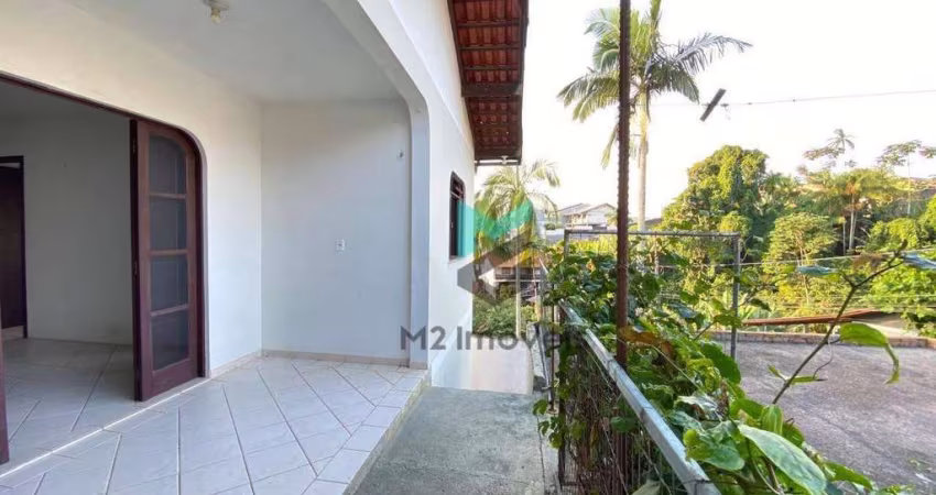 CASA NO BAIRRO TRIBESS COM 3 DORMITÓRIOS SENDO UMA SUITE.