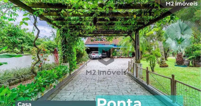 Casa com 222m² com piscina e terreno plano de 1.000 m