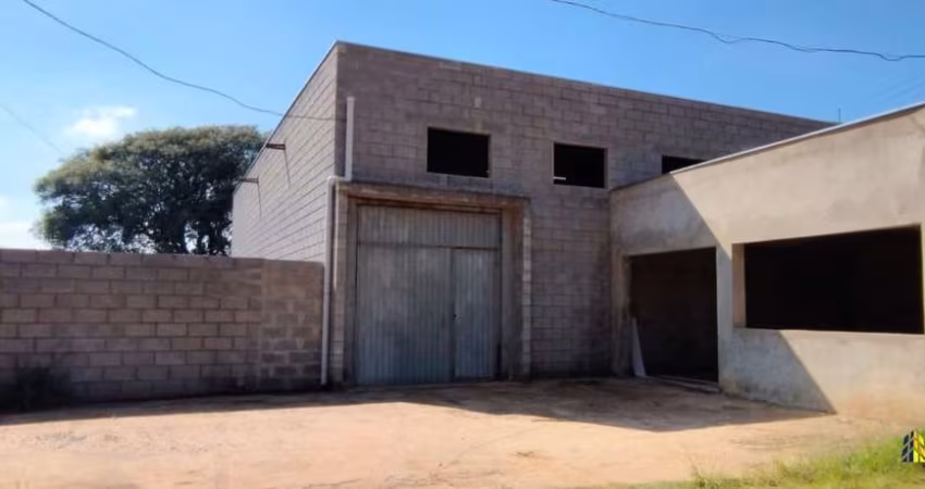 Barracão / Galpão / Depósito à venda na Nilton Solonni, 01, Caetezal de Cima, Piedade