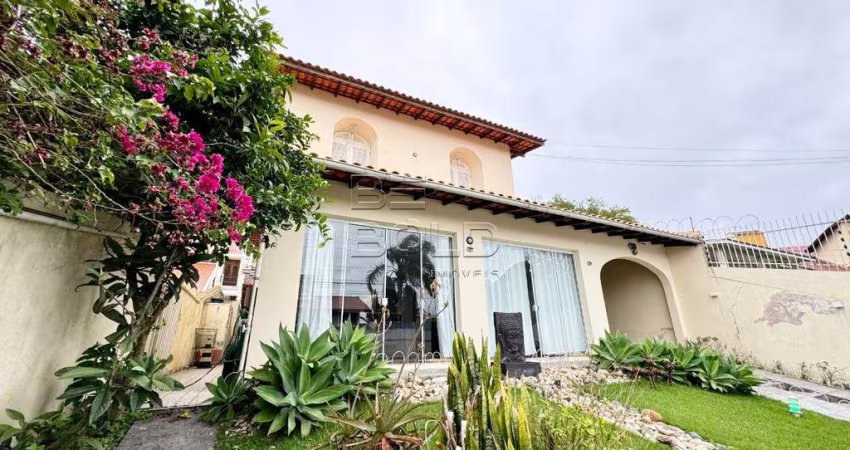 Casa com 4 quartos à venda na Rua Paula Ramos, 1028, Coqueiros, Florianópolis