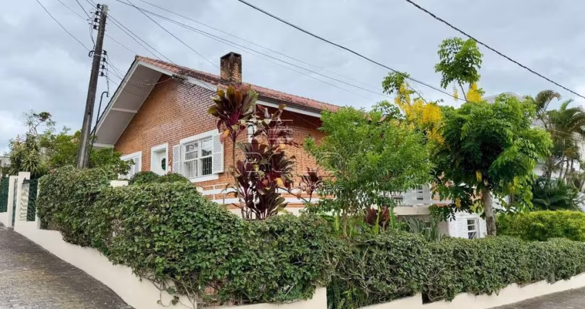 Casa com 5 quartos à venda na Leo Vítor, 128, Itaguaçu, Florianópolis