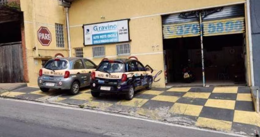 Prédio com 180m²