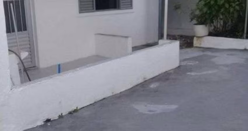 Casa com 1 dormitório para alugar, 40 m² por R$ 1.174,00 - Vila Nova Alba - São Paulo/SP