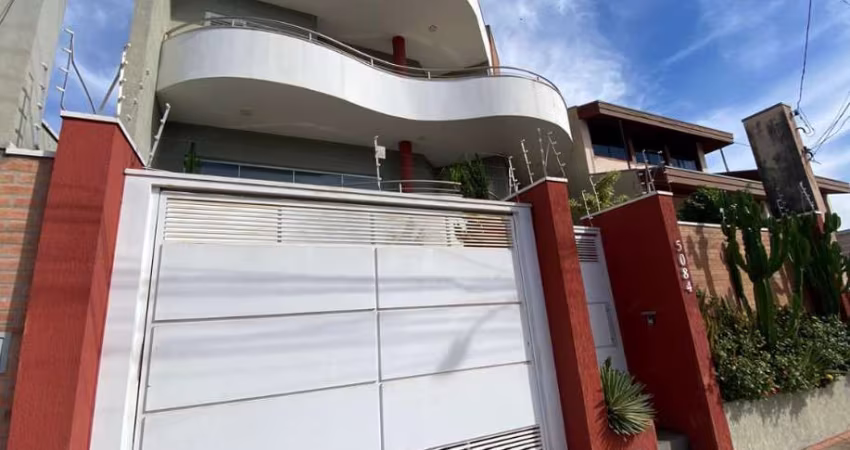Casa para Venda em Mogi Guaçu, Jd. Serra Dourada, 3 dormitórios, 1 suíte, 2 banheiros, 4 vagas