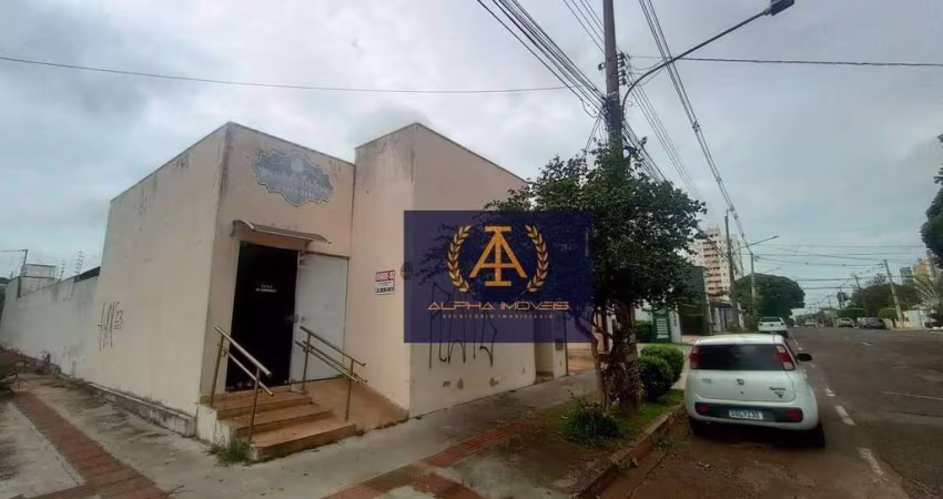 Casa de esquina bem localizada - Oportunidade