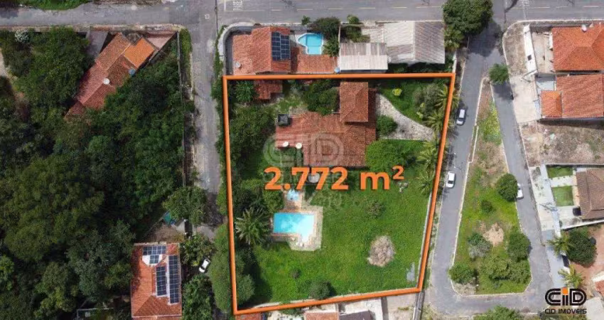 Casa á Venda com ampla área externa localizada no Boa esperança