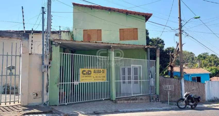 Sobrado com três quartos no bairro Dom Aquino