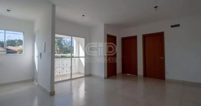Apartamento com dois quartos no Condomínio Residencial Maria Helena