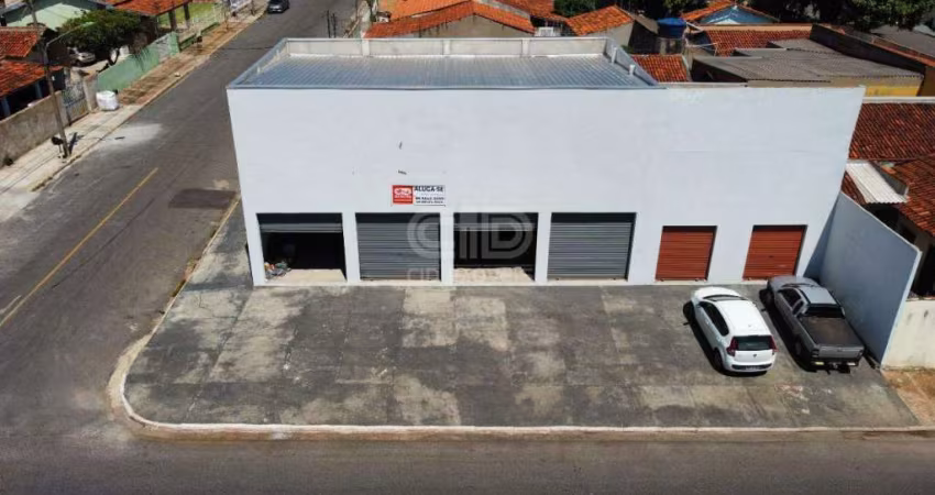 Salão comercial com aproximadamente 117m² no bairro CPA II