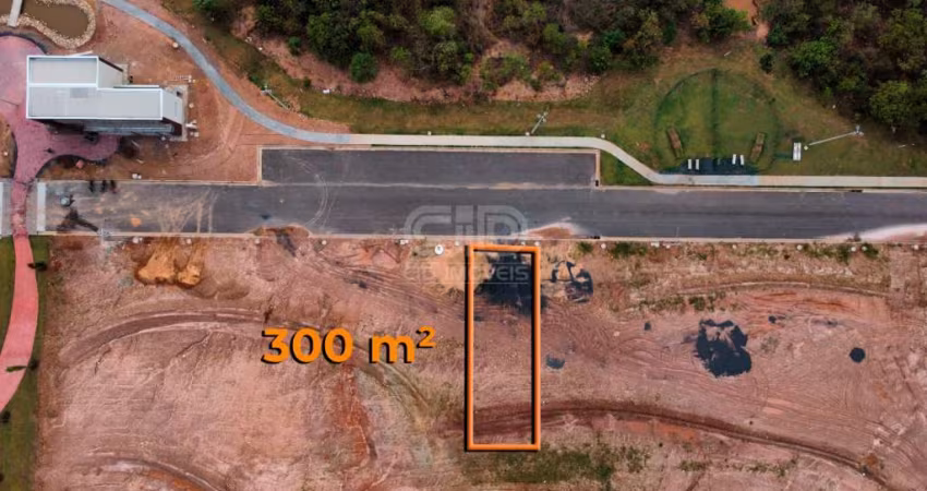 Terreno com aproximadamente 266m² no Condomínio Florais Safira