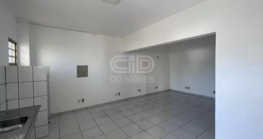 Sala comercial com aproximadamente 30m² no bairro Quilombo