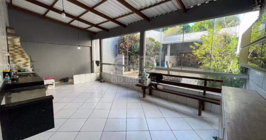 Sobrado com 4 quartos no bairro Canjica