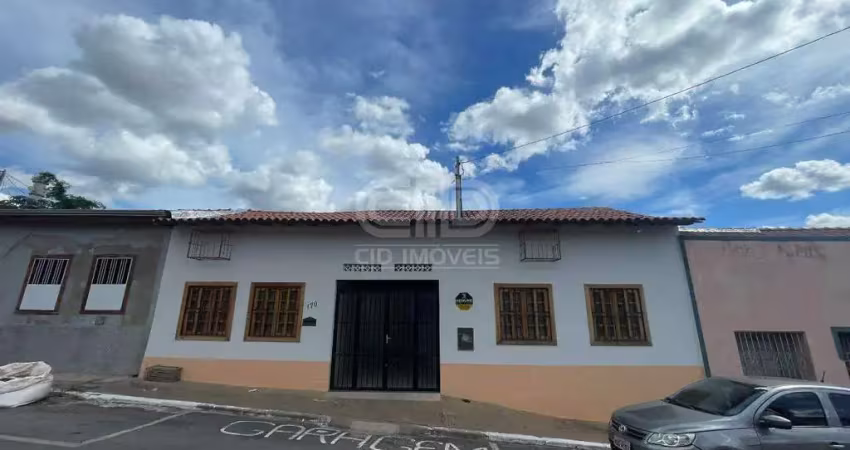 Casa comercial com 3 salas amplas no bairro Baú